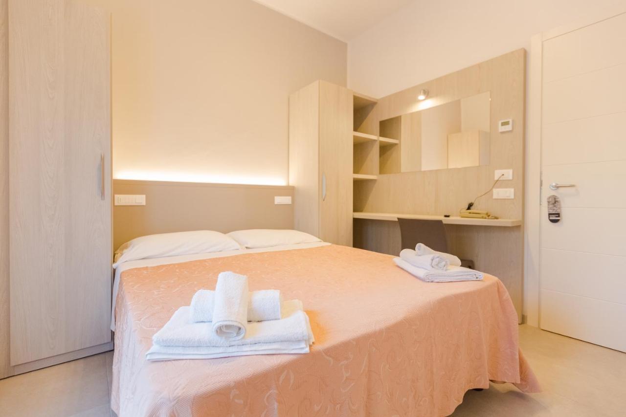 Hotel Altamarea Misano Adriatico Exteriör bild