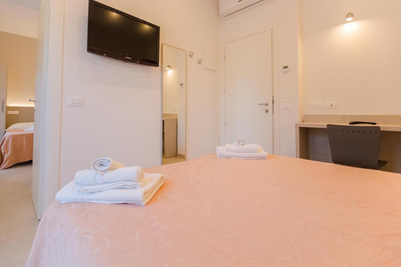 Hotel Altamarea Misano Adriatico Exteriör bild