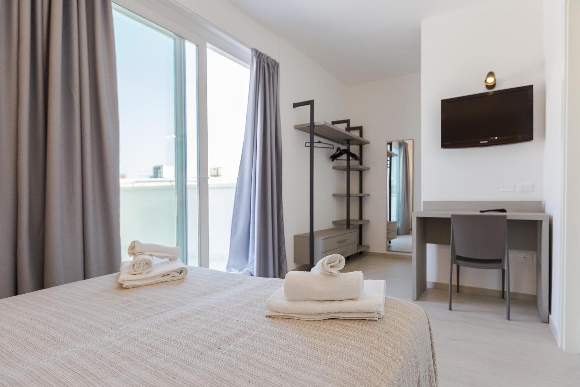Hotel Altamarea Misano Adriatico Exteriör bild