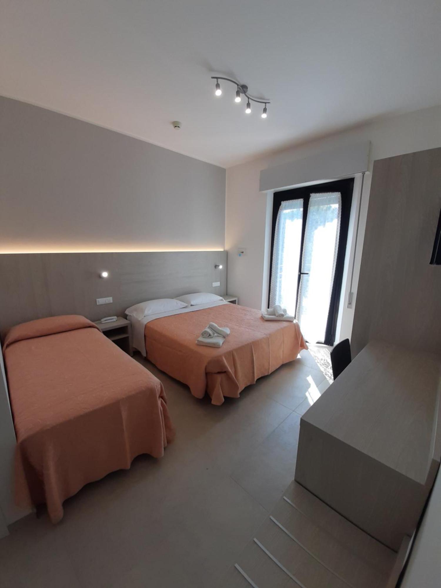Hotel Altamarea Misano Adriatico Exteriör bild