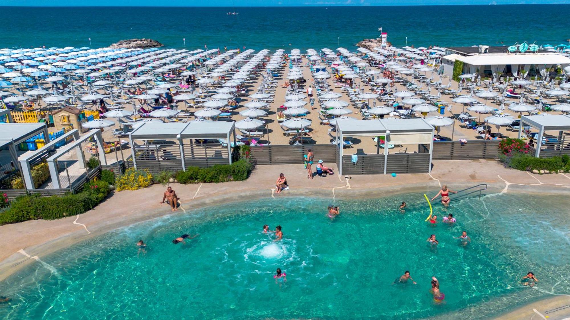 Hotel Altamarea Misano Adriatico Exteriör bild