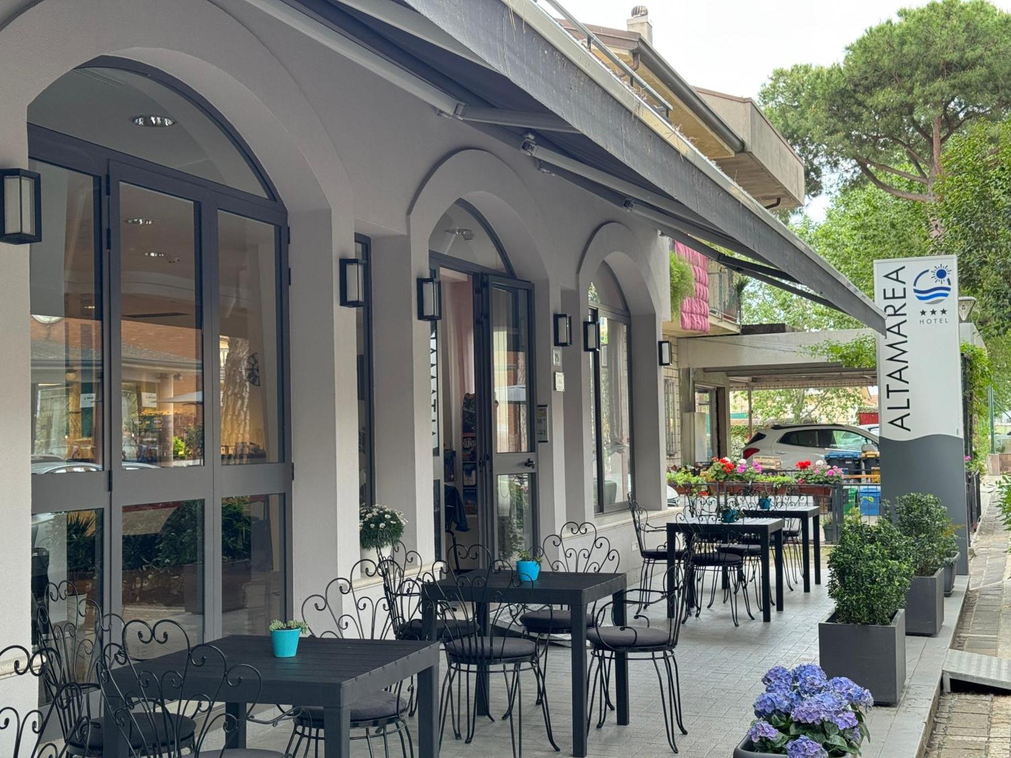 Hotel Altamarea Misano Adriatico Exteriör bild