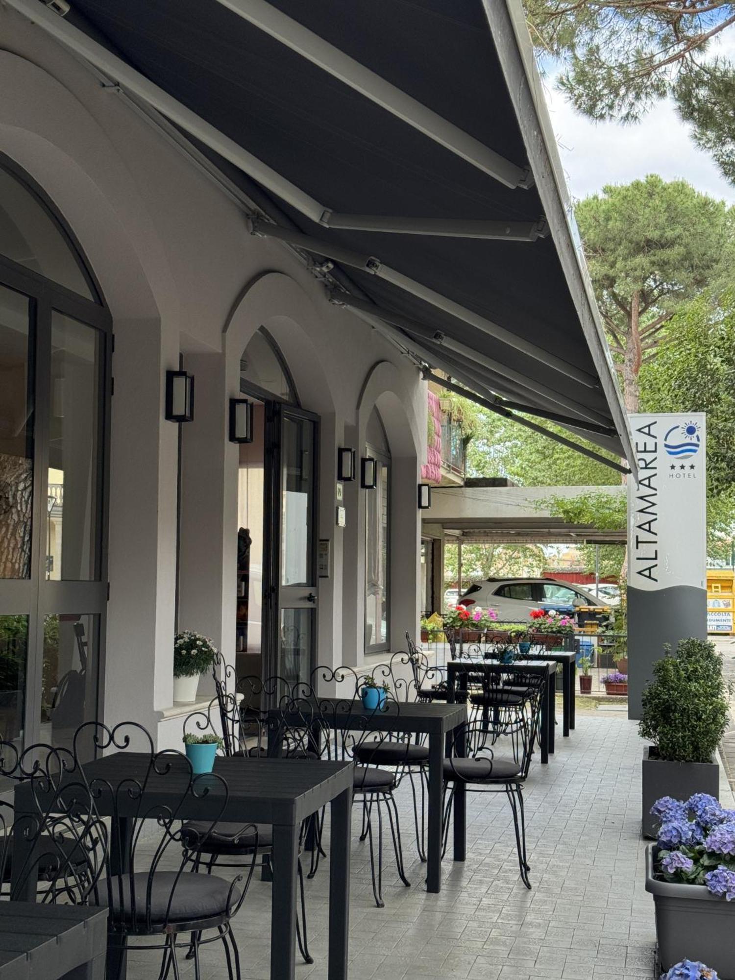 Hotel Altamarea Misano Adriatico Exteriör bild